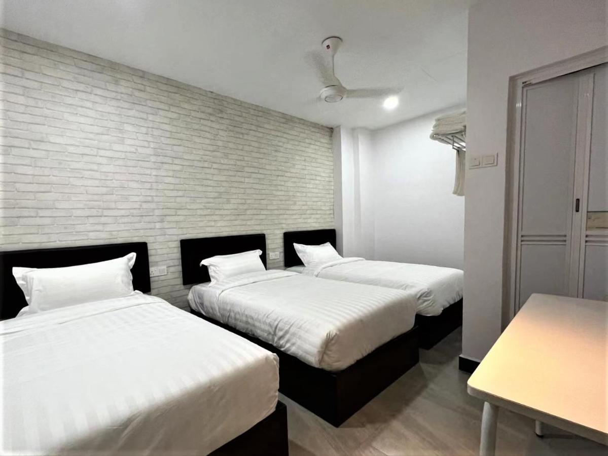Hotel Decentraland Куала-Тренгану Экстерьер фото