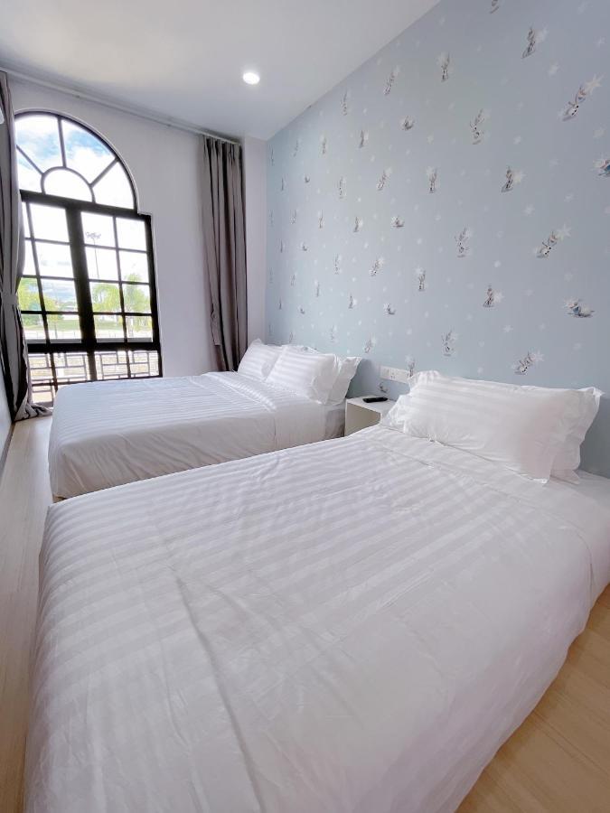 Hotel Decentraland Куала-Тренгану Экстерьер фото